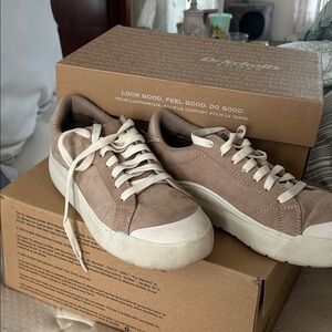 Dr. Scholl's Beige Casual Sneakers